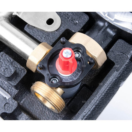 Grupa pompowa AFRISO PrimoTherm K 180-2 DN 25 WP 3-WM-SM GZ x GW 1 1/2'' x 1'', z zaworem mieszającym, z izolacją, z pompą obiegową Wilo Para SC 25/6, z siłownikiem arm 343 proclick