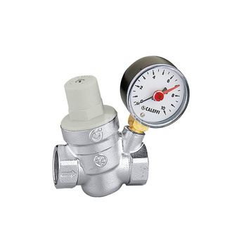 Regulator ciśnienia – wersja skośna, z manometrem 1/2"